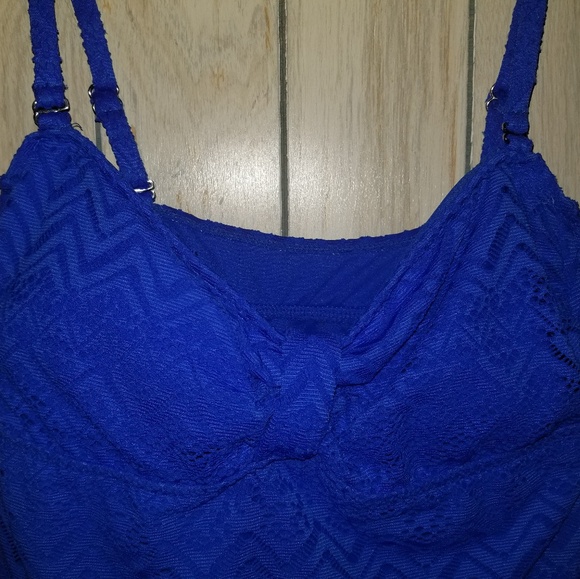 Crop top - Picture 2 of 3